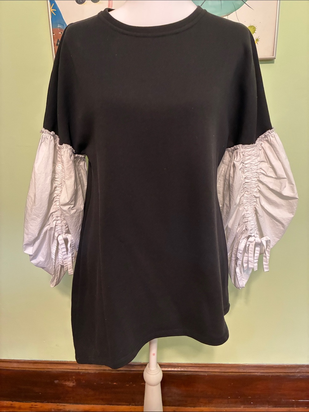 Alembika Urban asymmetrical black and white top in EUC, size L